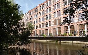 Relax-Wohnung Mit Balkon Ueber Die Weisse Elster